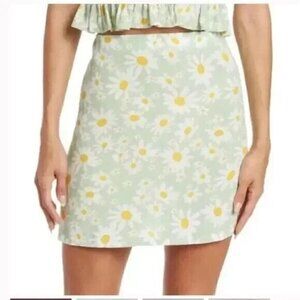 Elodie BNWOT green floral mini Skirt sz Medium